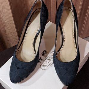 Coach pumps